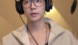 娱乐吃瓜爆料 张艺兴,娱乐圈的“吃瓜”焦点，揭秘他的成长与蜕变