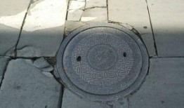 娱乐吃瓜酱踩井盖,揭秘娱乐圈背后的惊险瞬间