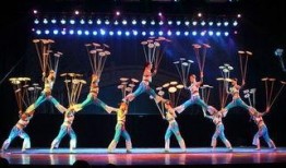 娱乐吃瓜君表演杂技,惊险杂技秀，带你领略非凡技艺