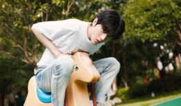 蔡徐坤娱乐吃瓜图片,揭秘明星幕后生活